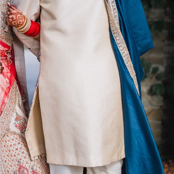 Men’s Threadwork Sherwani with ALL ACCESSORIES - Picture 2 of 4